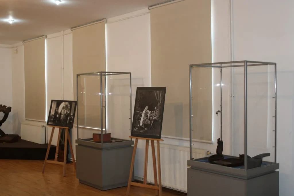 Gallery Image 1